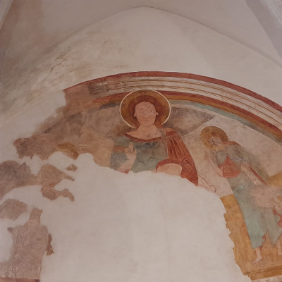 Tornano a splendere gli affreschi nella chiesetta di Santa Lucia